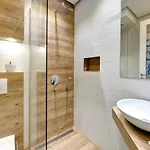 Hotel Diamond Rain Boutique