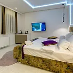 Diamond Rain Boutique 4*